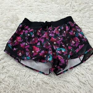 Lululemon Hotty Hot Short (Long) Mini Midnight Bloom Black Deep Fuschia / Black